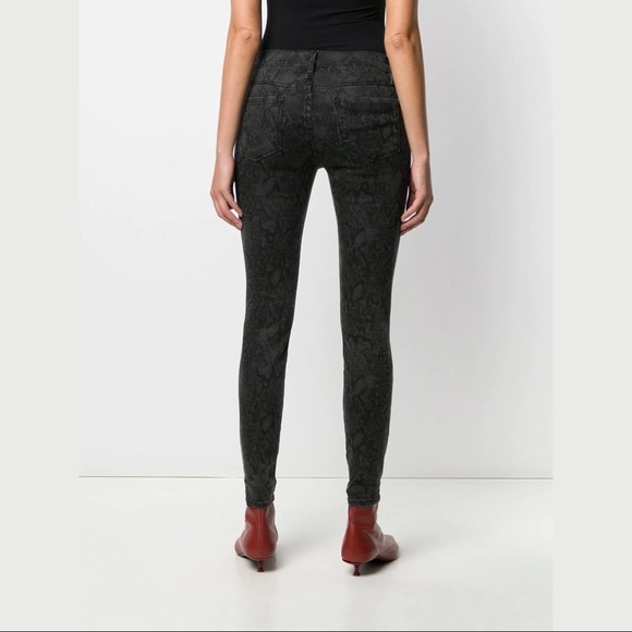 FRAME $220 Le Skinny Tonal Python Print Jeans - Picture 6 of 15